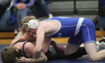 Wrestlers Defeat Pipestone, Fall To TMB/WWG